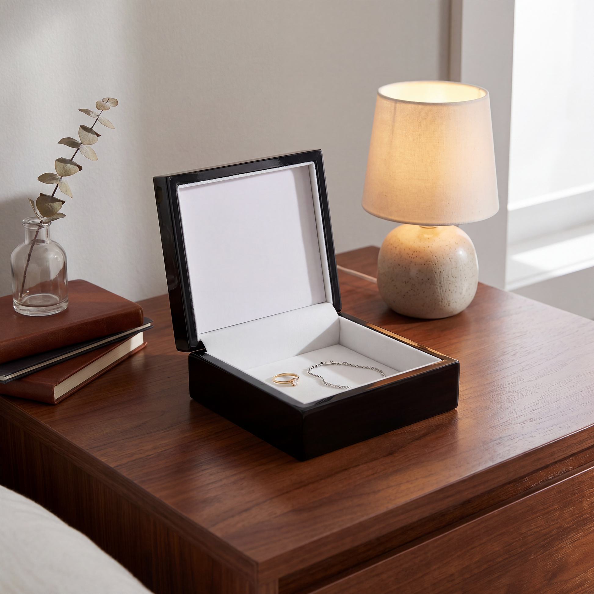 Mother_of_the_Bride_Memory_Box_Lifestyle02_Mockup.png_15685263
